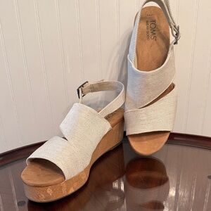 TOMS Claudine Platform Wedge Sandal in Natural Size 9. NWOT